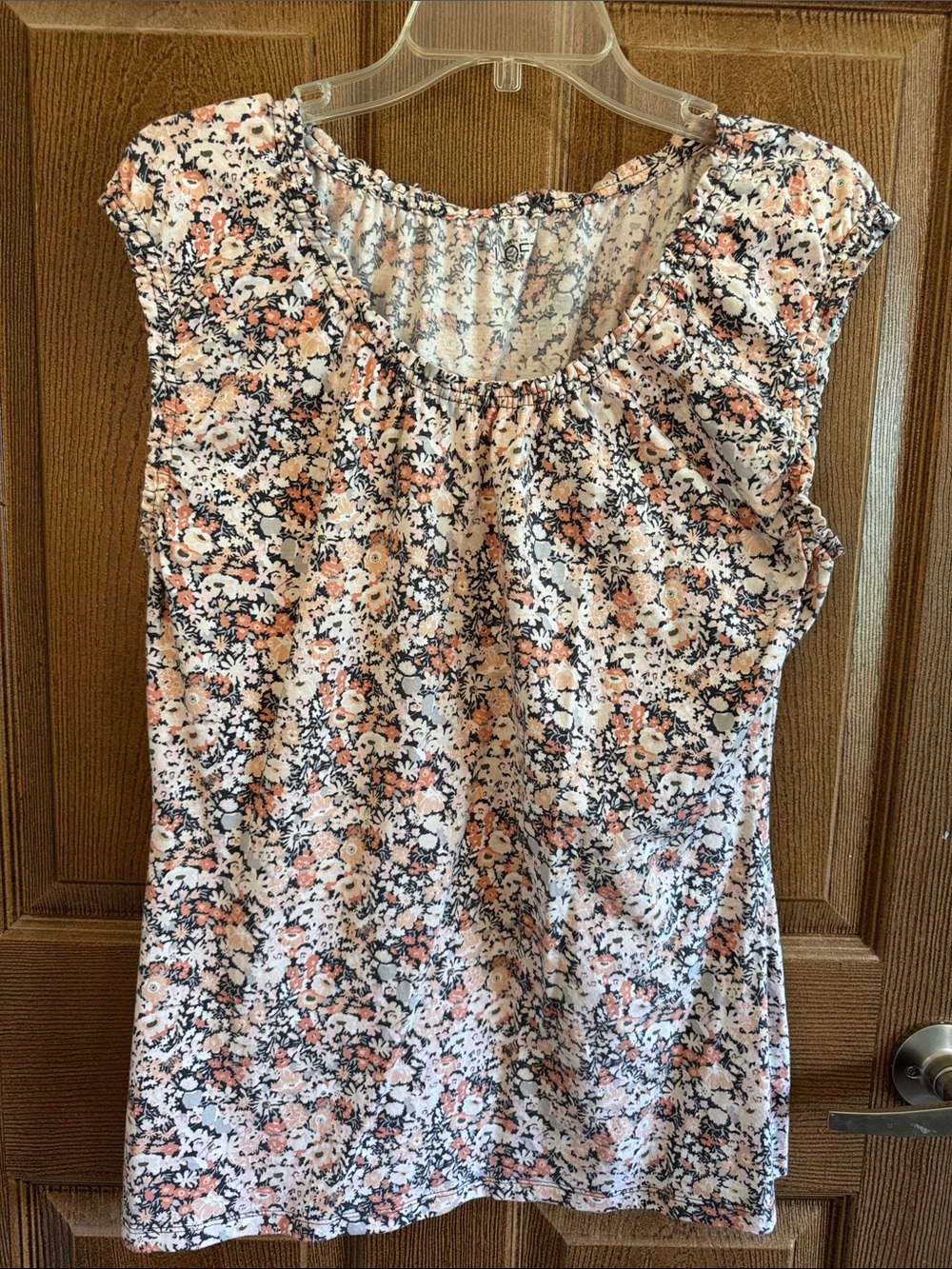 Ann Taylor LOFT Floral Cap-Sleeve Women's Top in Peach, Gray & White